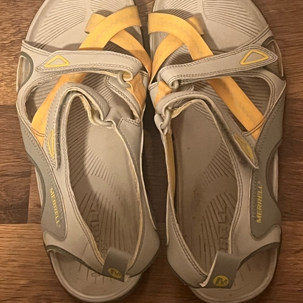 Merrell Sandals

• athletic 
• performance wear
• running walking hiking